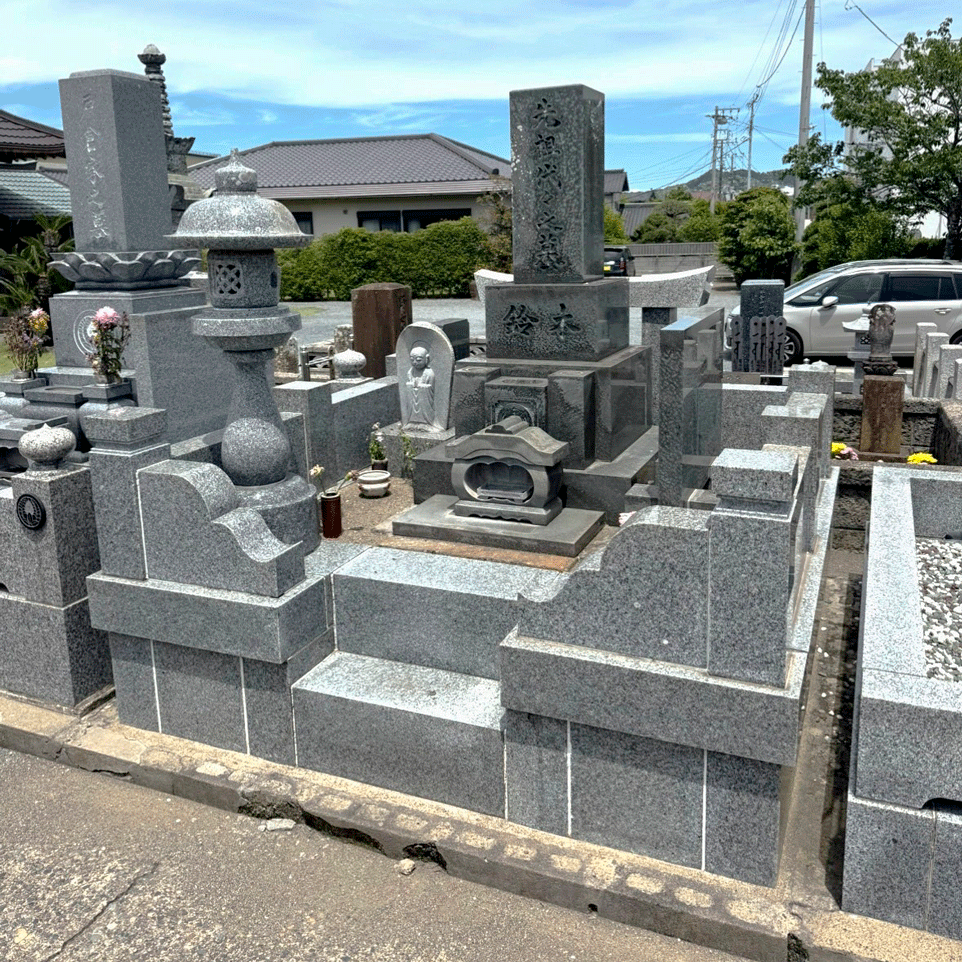 墓じまい
ビフォーアフター
施工例
施工前